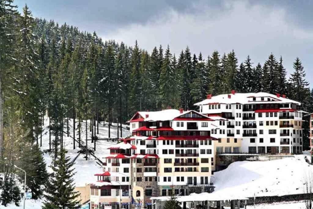 Апартамент Пампорово Палас - Pamporovo Palace ภายนอก รูปภาพ